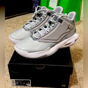 Jordan Max Aura 4. Brand New never worn size 12